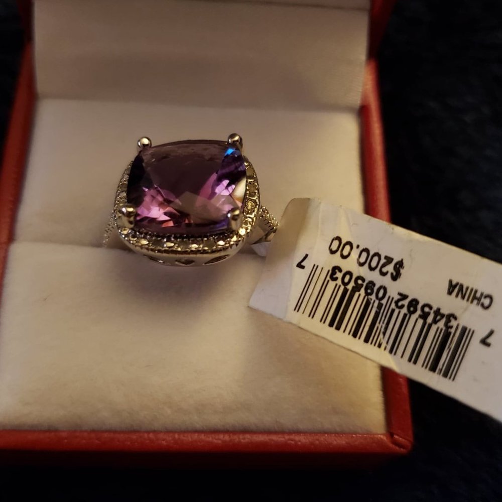 Amethyst (3/4 ct. t.w.) & Diamond Accent Ring- Size 6- With FREE SHIPPING! - Picture 2 of 16